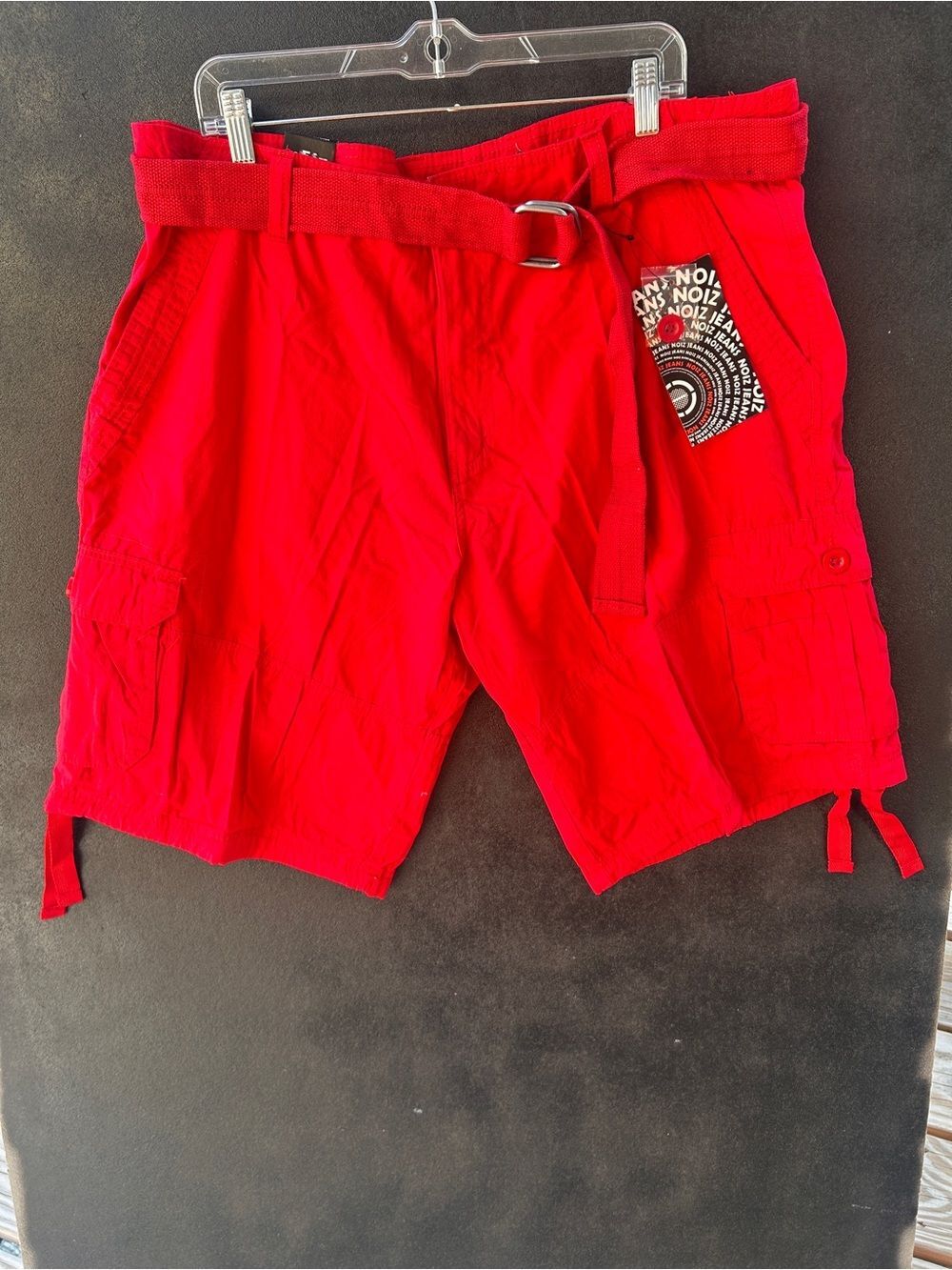 Men's Red Cargo Shorts with Belt new with tags mens size 40 no stretch #501